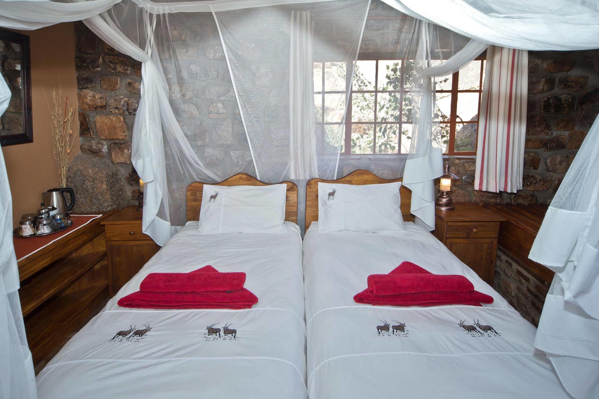 Gondwana Canyon Lodge Kanebis Bagian luar foto